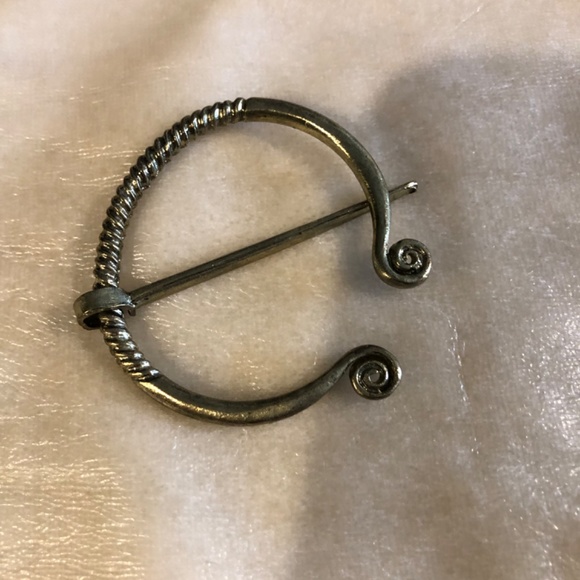 Set of costume jewelry - Picture 3 of 10